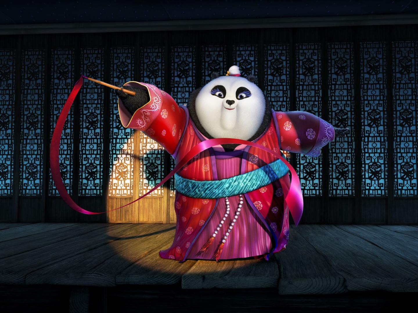 Первые кадры из Kung Fu Panda 3. По сюжету По находит деревню с другими пандами, где раньше жил его биологический отец. Там же проживает панда Mei Mei, которая мечтает стать танцором с ленточками и не...