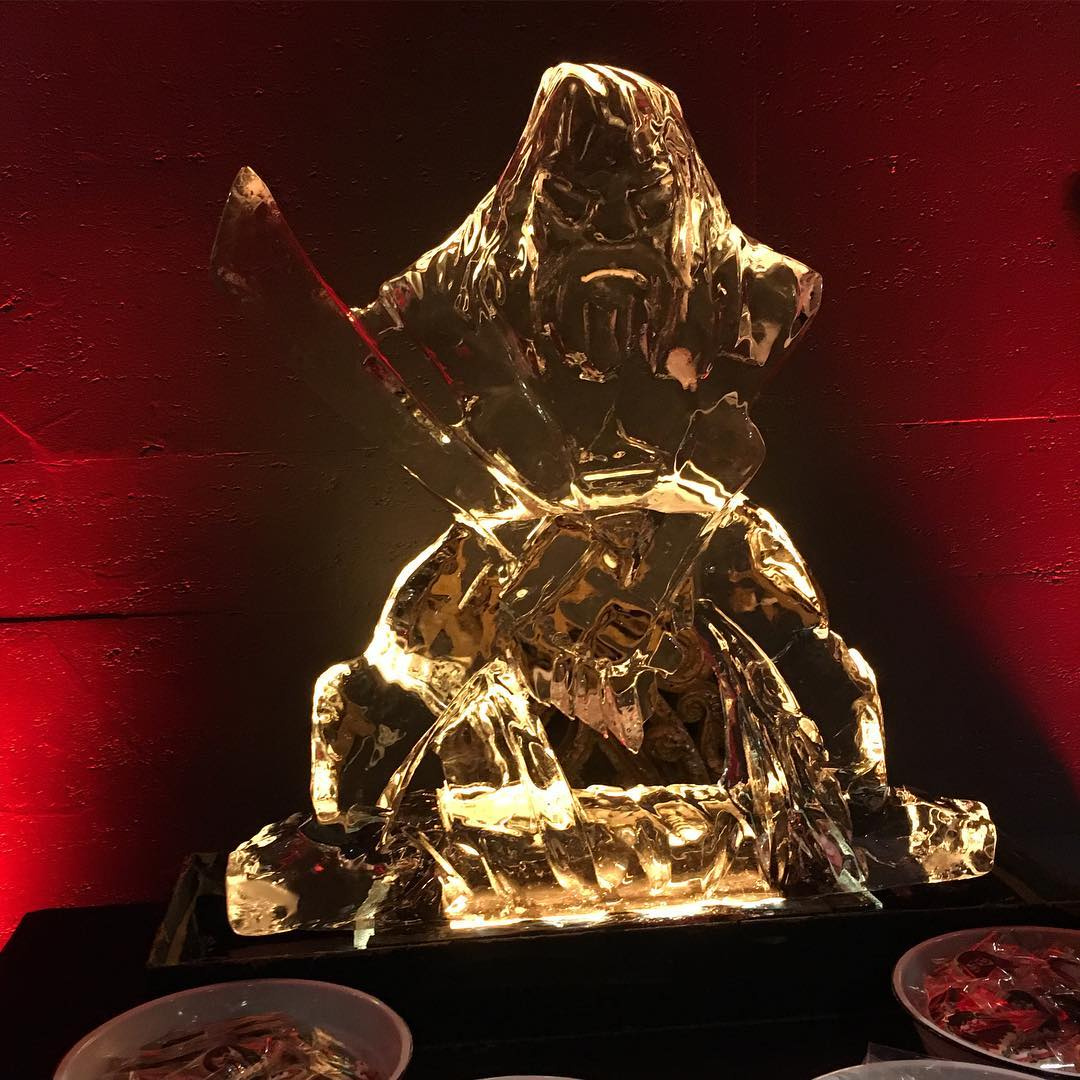 Прошлой ночью Adult Swim устроили торжественный предпремьерный показ трёх эпизодов нового Самурая Джека. Это был фурор. Ждём официальной премьеры (утро 12 марта по московскому времени)....